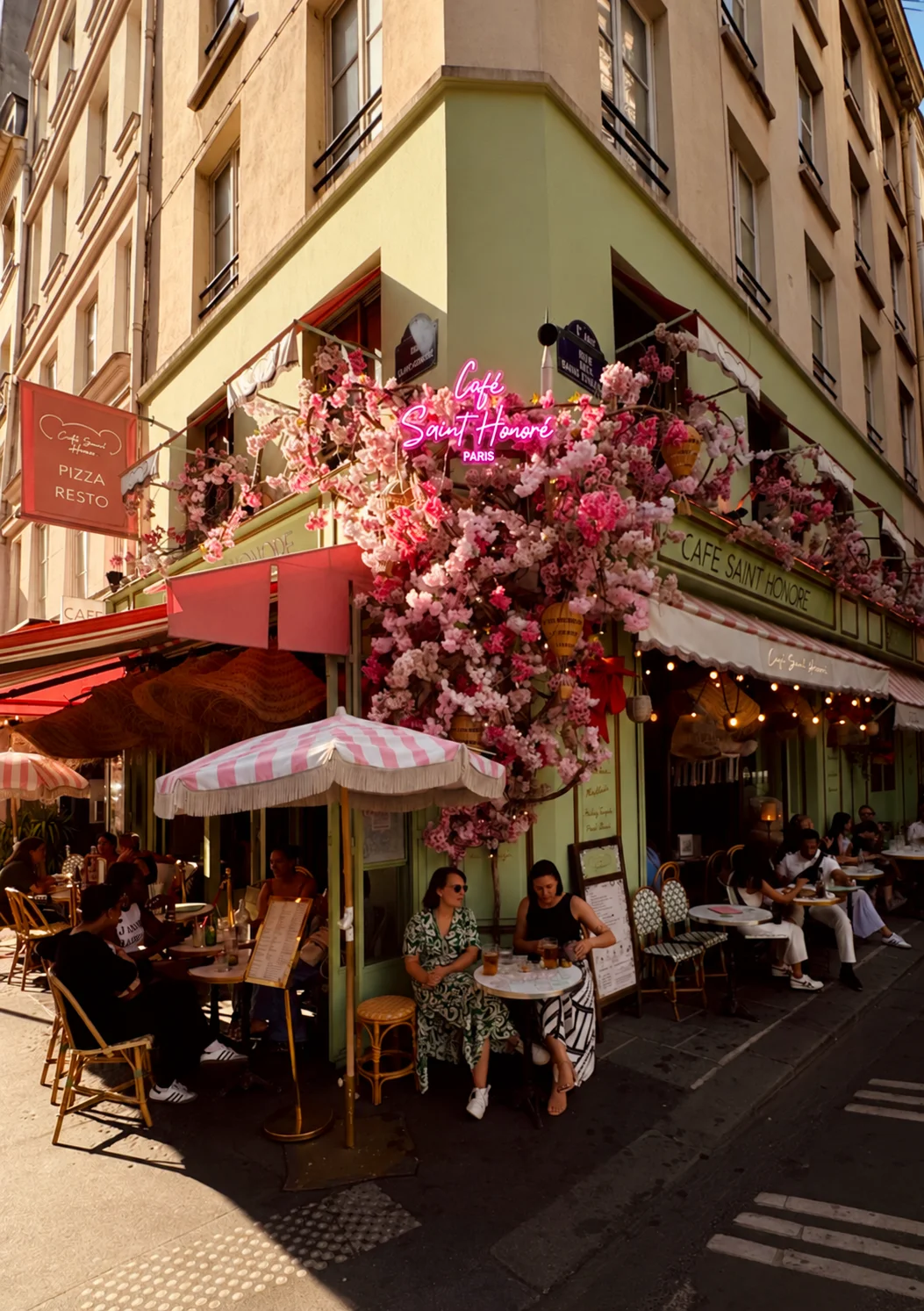 Enseigne Café Saint-Honoré, Paris · Néon, réalisée par Ladonna