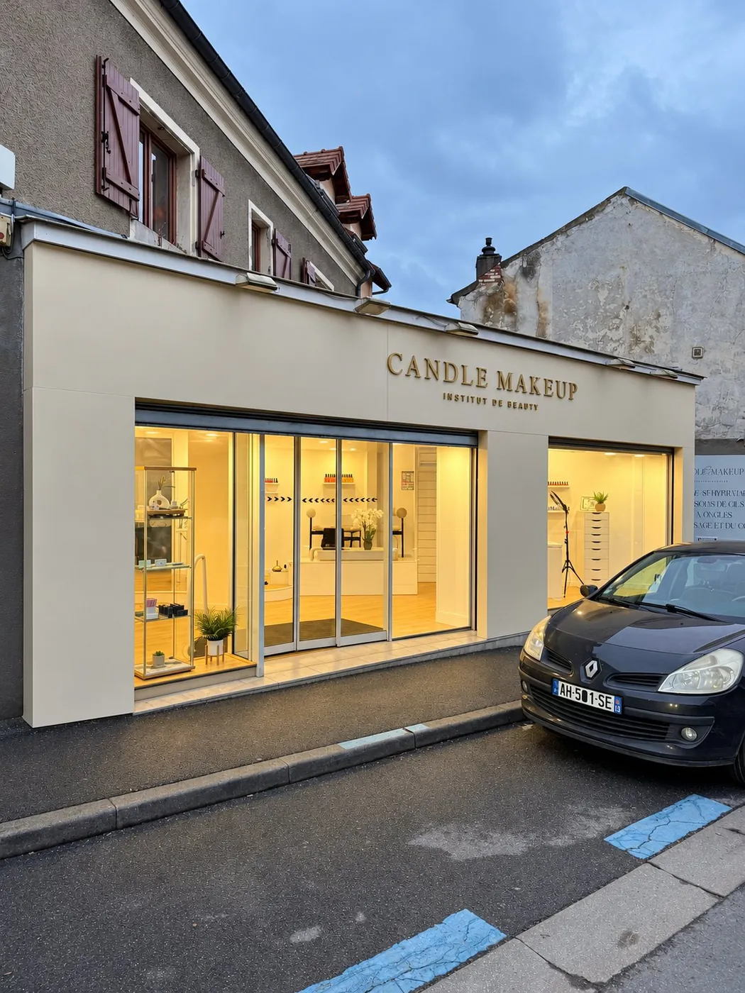 Candle Makeup, lettres en relief, Saint-Michel-sur-Orge, par LADONNA