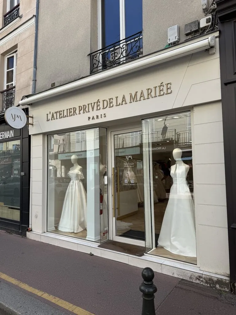 L’Atelier privé de la mariée, lettres en relief, Saint-Germain-en-Laye, par LADONNA