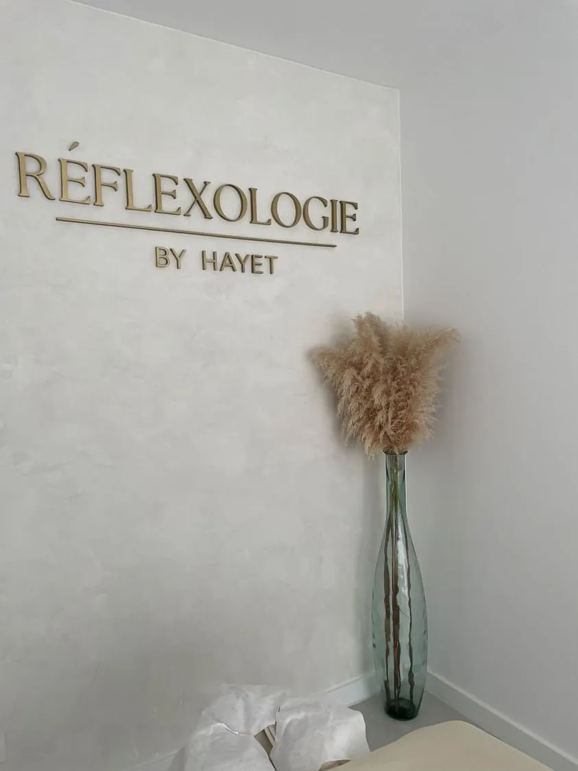 Réflexologie by Hayet, lettres en relief, Toulouse, par LADONNA
