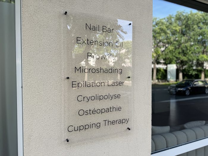Plaque professionnelle en Ile de France