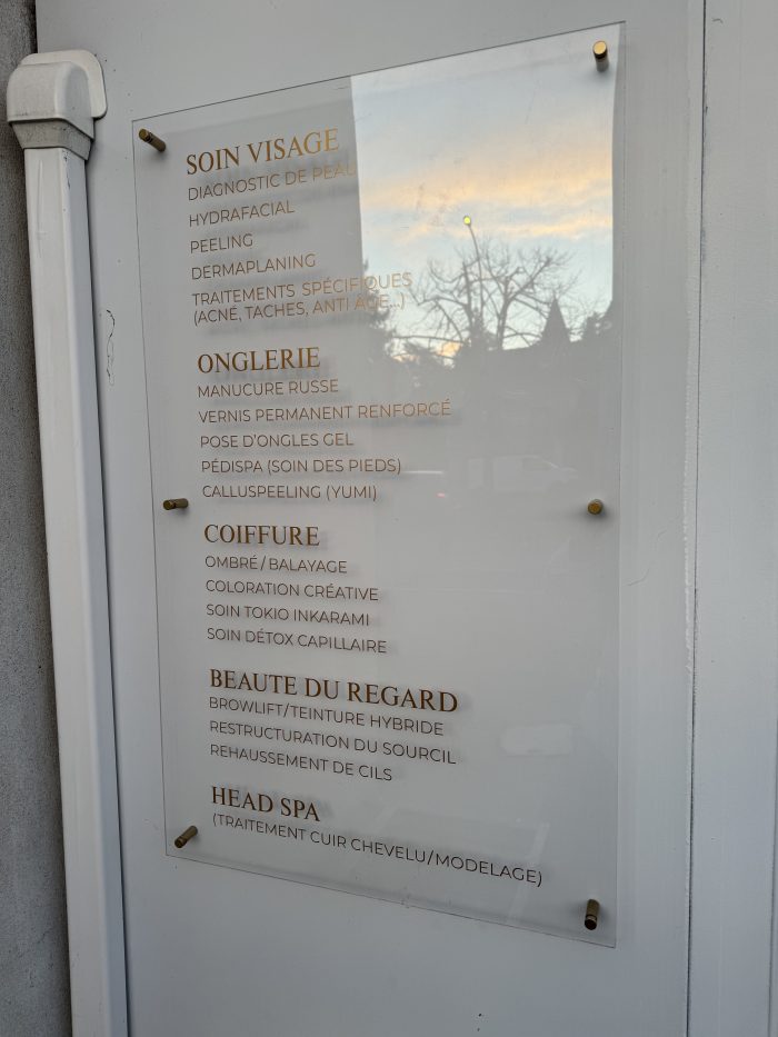 Plaque professionnelle en Ile de France